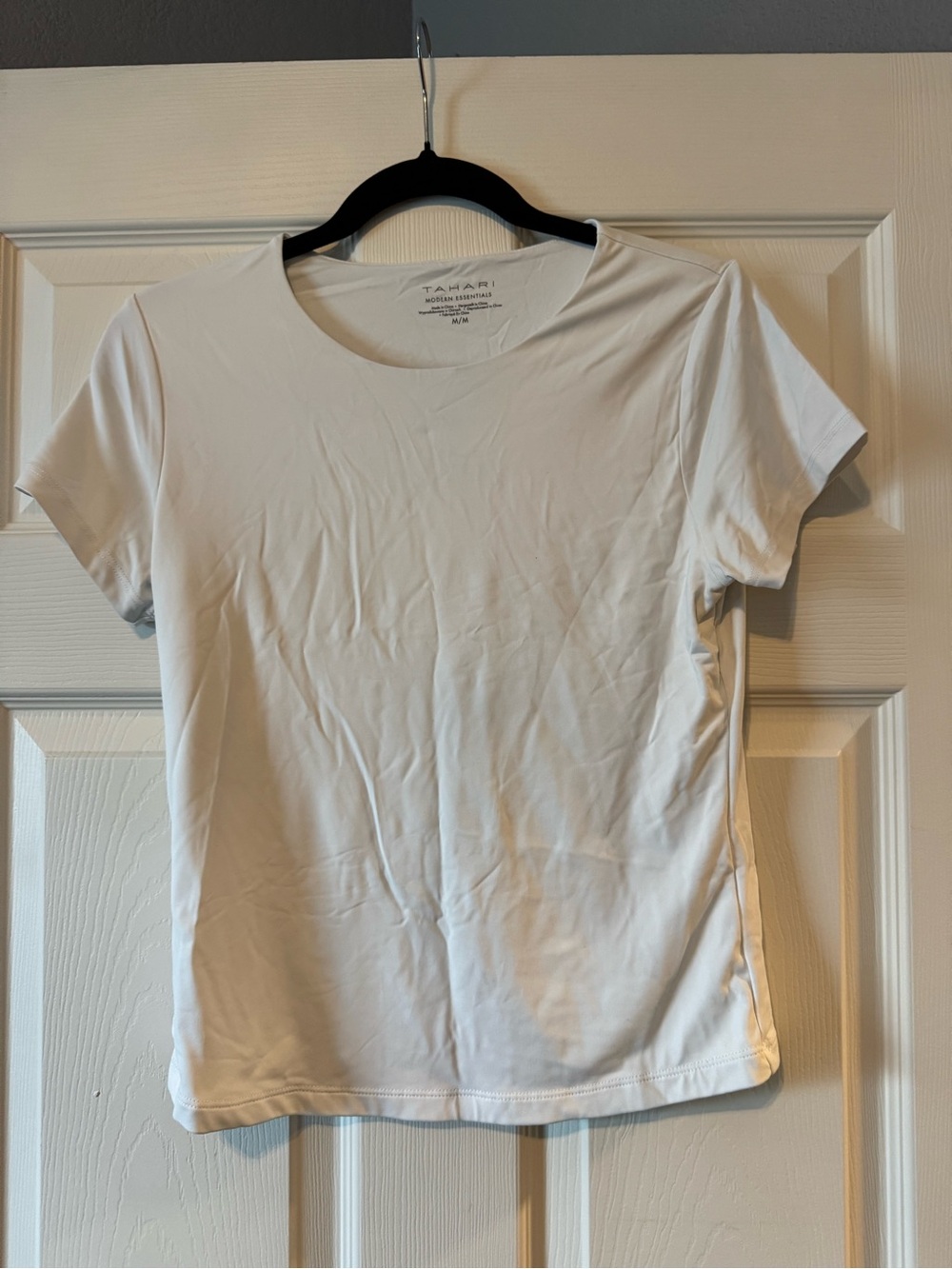 Tahari White Short Sleeve Crewneck Tee